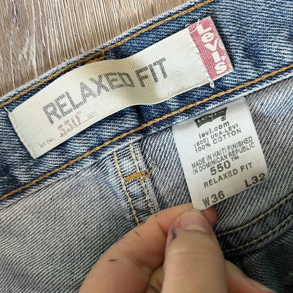 Levi's 550 Relaxed Fit Mens 36x32 Blue Paint Splatter Distressed Baggy Jeans
